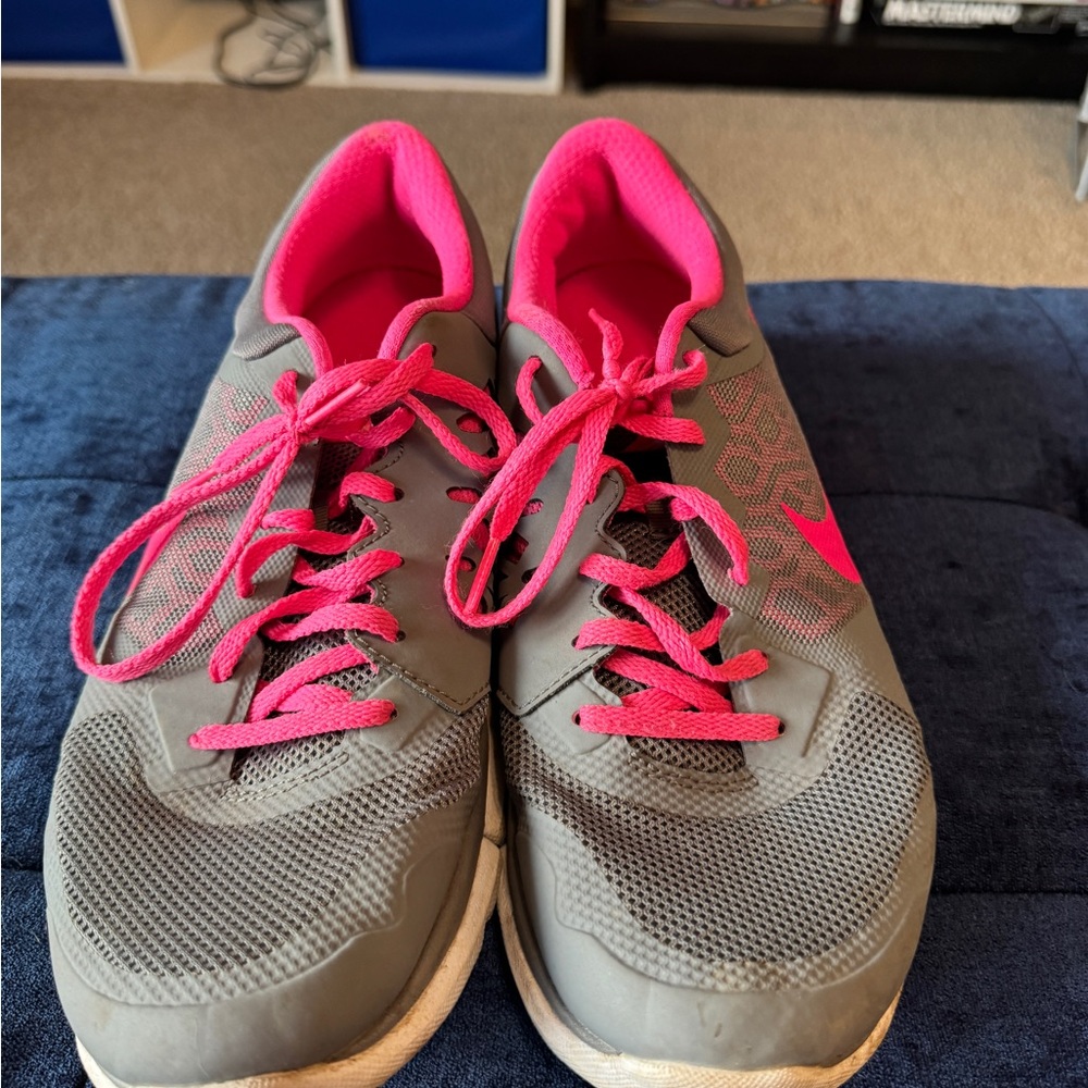 Nike Women's Sneakers in Gray and Pink